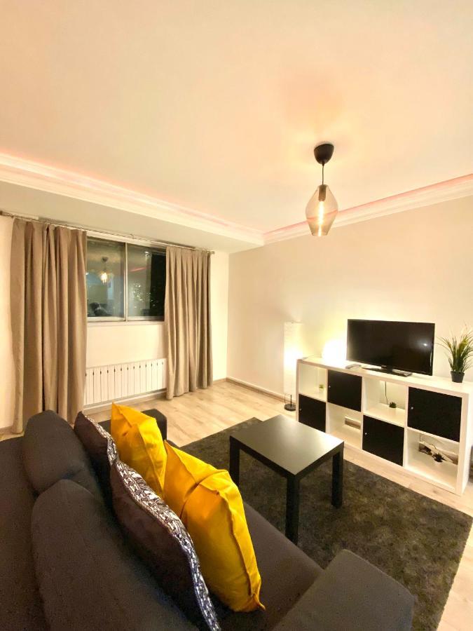 Apartamento - Balcony- Kensington-24 7 Security